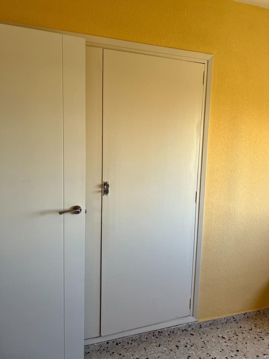 Appartement de 1 chambre à louer à Benidorm avec piscine garage - 850 € (Ref: 9596301)