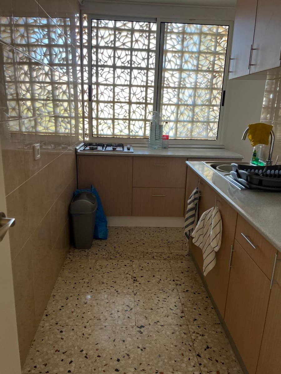 Appartement de 1 chambre à louer à Benidorm avec piscine garage - 850 € (Ref: 9596301)