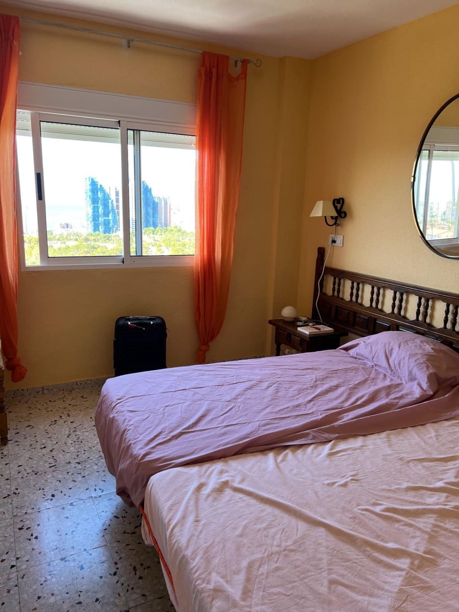 Appartement de 1 chambre à louer à Benidorm avec piscine garage - 850 € (Ref: 9596301)