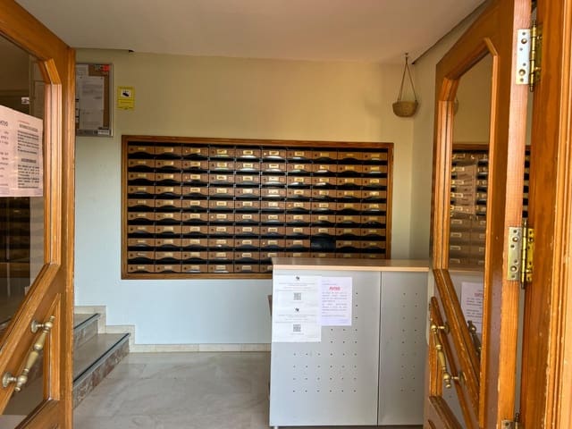 Appartement de 1 chambre à louer à Poniente, Benidorm avec piscine garage - 850 € (Ref: 9596301)