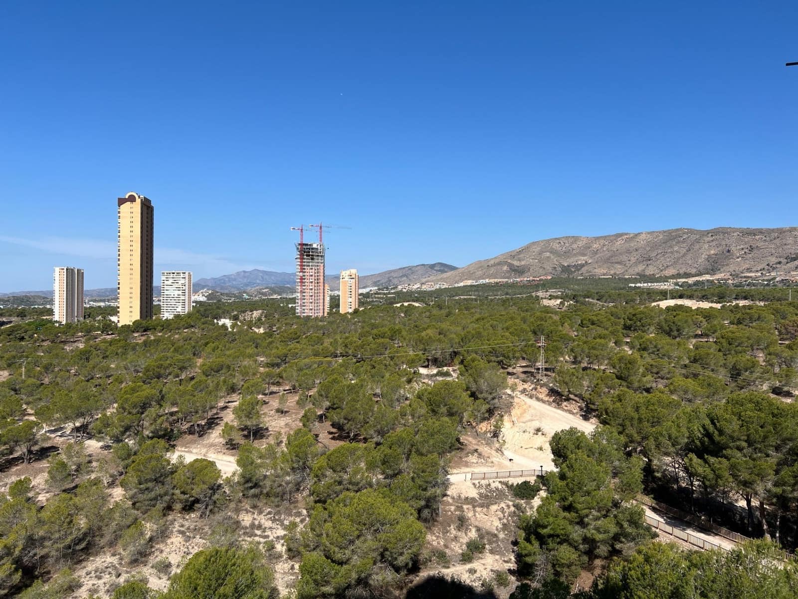 Appartement de 1 chambre à louer à Benidorm avec piscine garage - 850 € (Ref: 9596301)