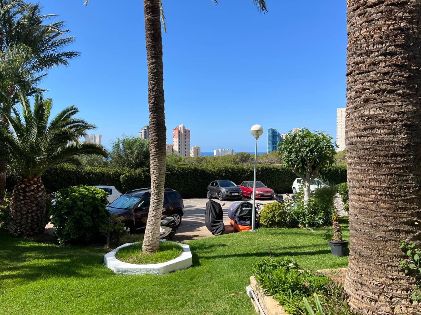 Appartement de 1 chambre à louer à Benidorm avec piscine garage - 850 € (Ref: 9596301)