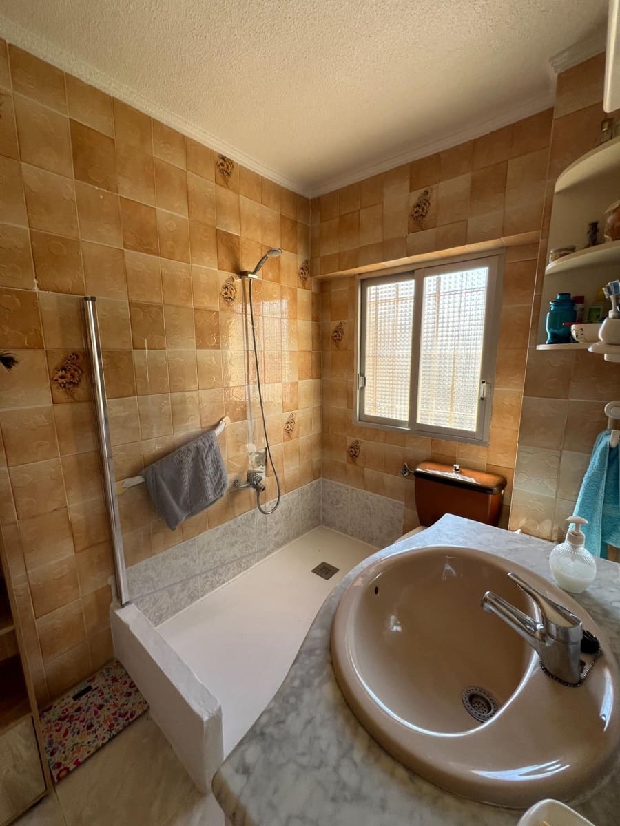 3 bedroom Flat for sale in Benidorm with pool garage - € 273,000 (Ref: 9666699)