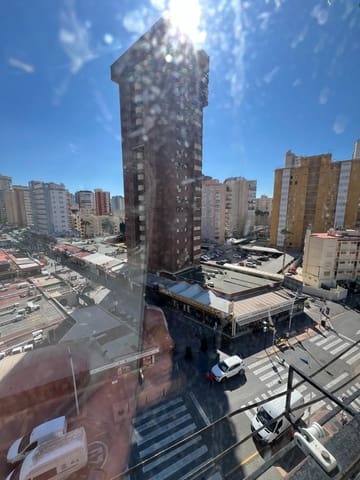 Piso de 3 habitaciones en Centro Urbano, Benidorm en venta con piscina garaje - 273.000 € (Ref: 9666699)