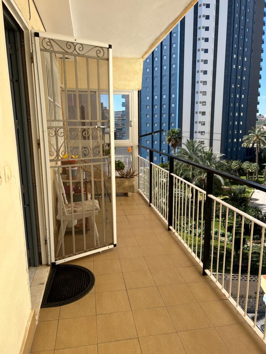 3 bedroom Flat for sale in Benidorm with pool garage - € 273,000 (Ref: 9666699)