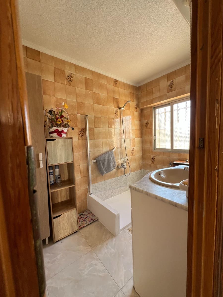 3 bedroom Flat for sale in Benidorm with pool garage - € 273,000 (Ref: 9666699)