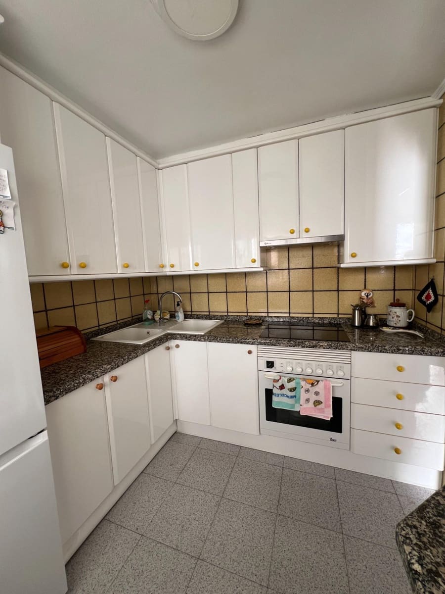 3 bedroom Flat for sale in Benidorm with pool garage - € 273,000 (Ref: 9666699)