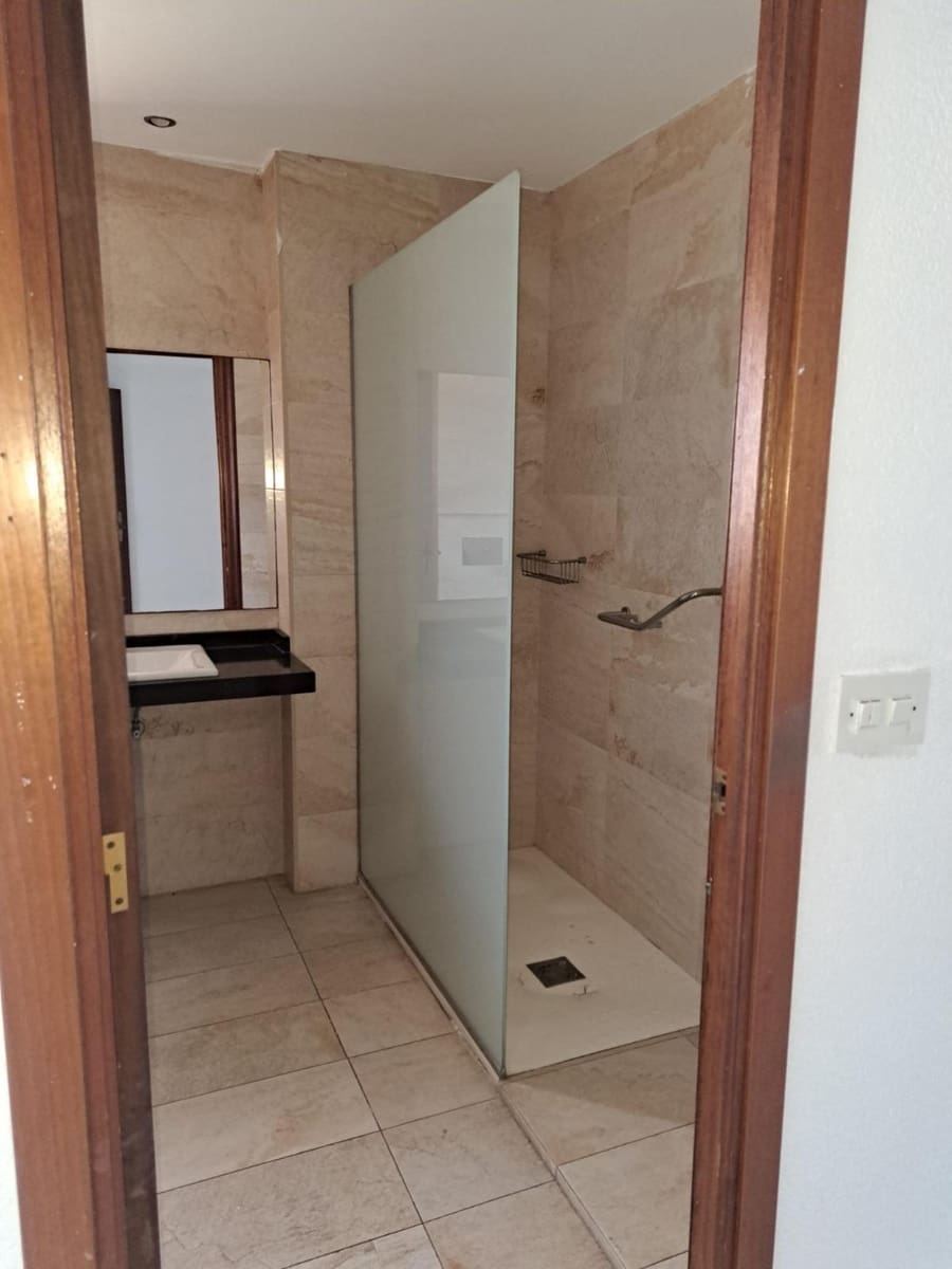 4 soveværelse Lejlighed til salg i Benidorm med swimmingpool - € 495.000 (Ref: 9686566)