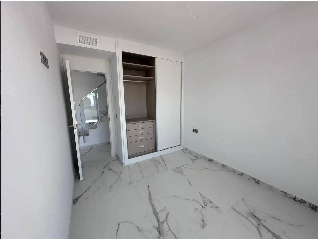 3 soveværelse Penthouse til salg i Benidorm med swimmingpool - € 799.999 (Ref: 9690899)