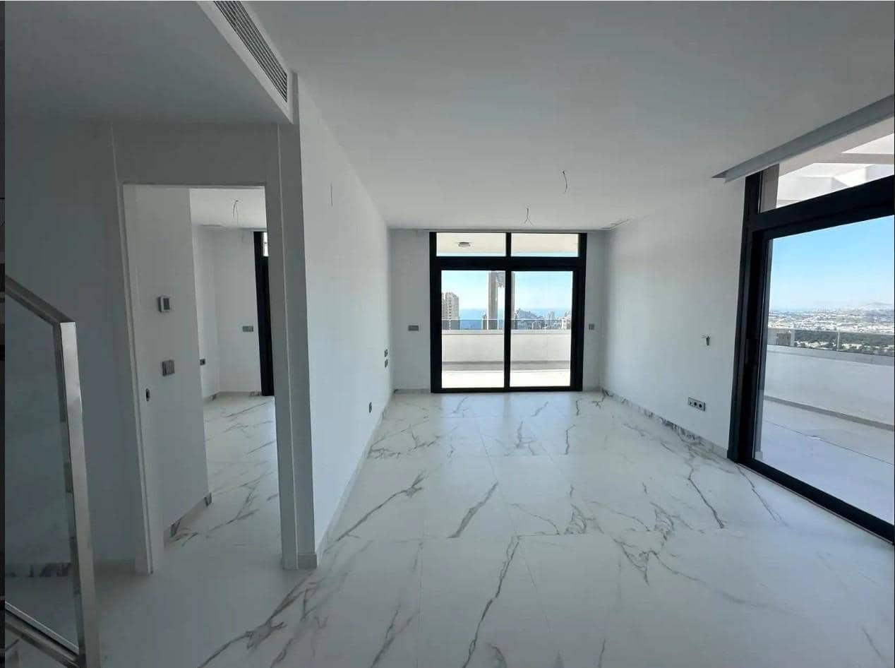 3 soveværelse Penthouse til salg i Benidorm med swimmingpool - € 799.999 (Ref: 9690899)