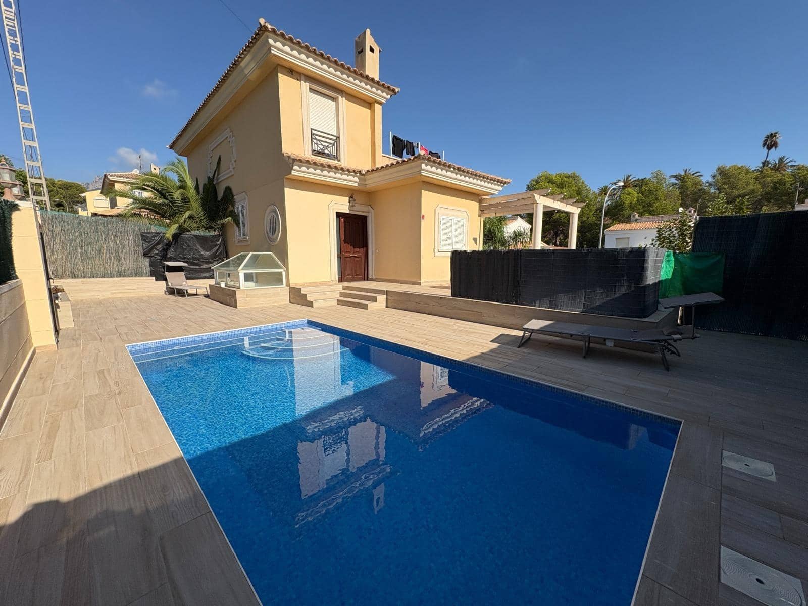 4 soverom Villa til salgs i La Nucia med svømmebasseng - € 449 000 (Ref: 9695470)