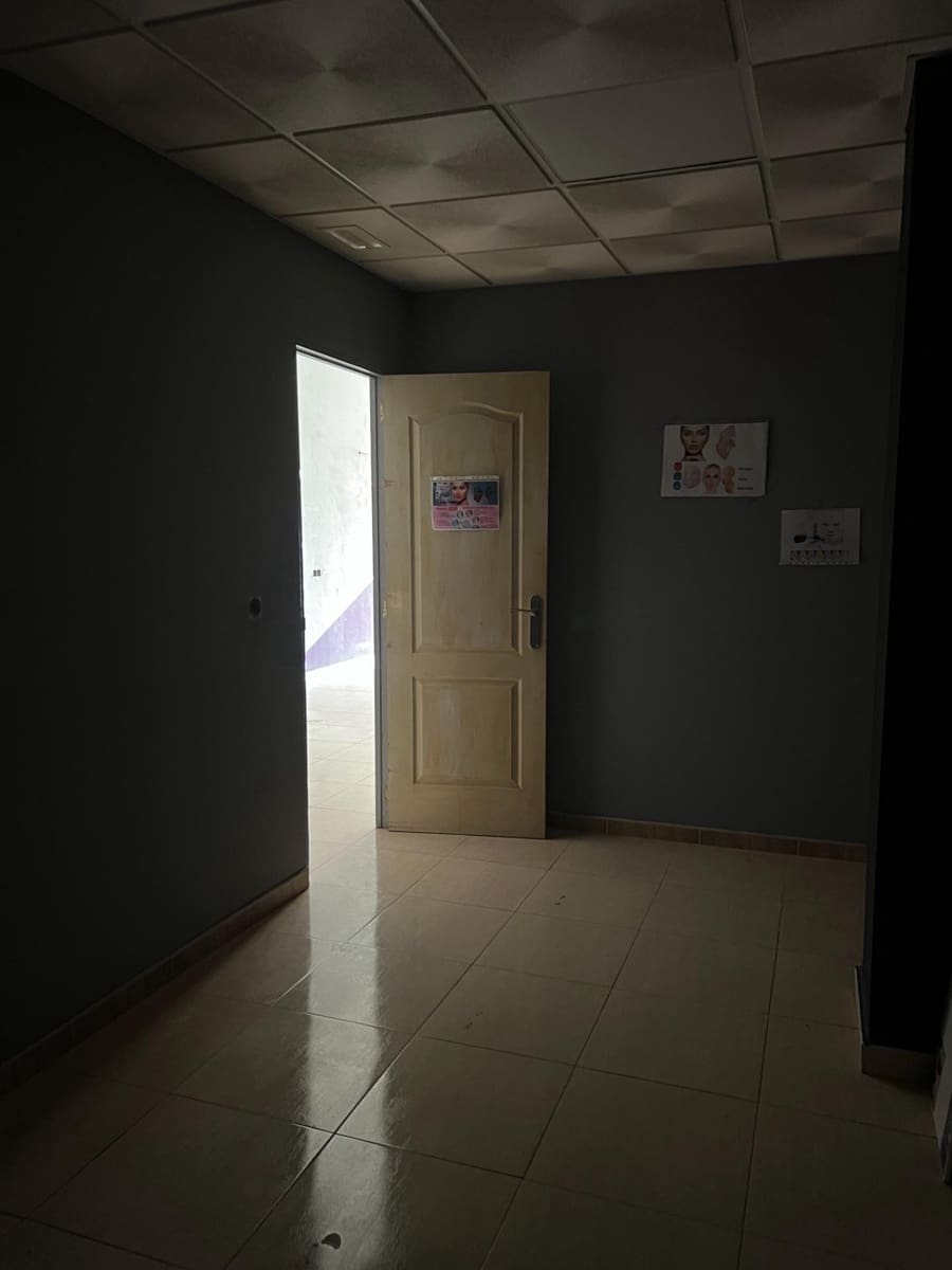 Commercial for sale in Benidorm - € 179,000 (Ref: 9712107)