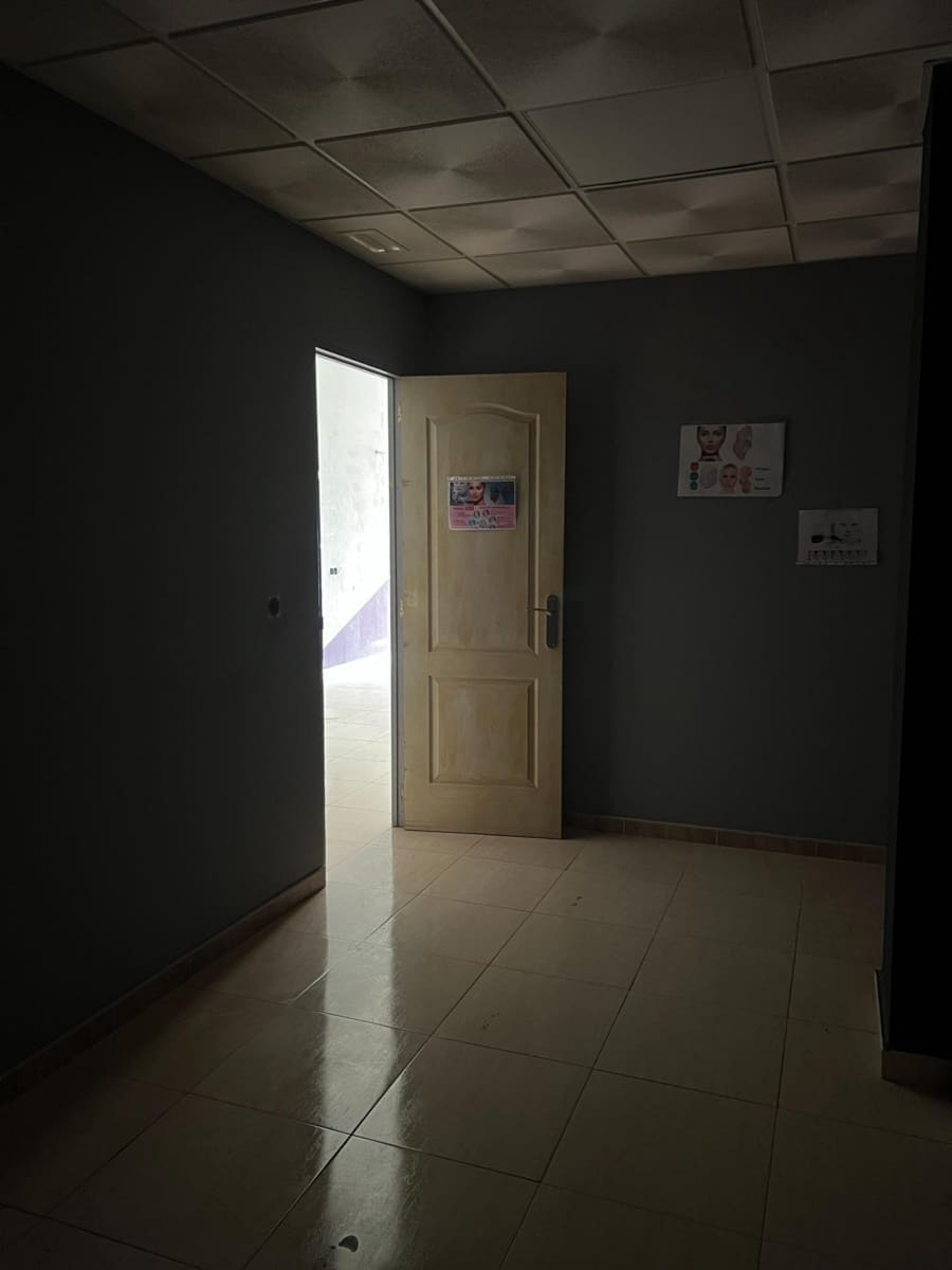 Commercial for sale in Benidorm - € 179,000 (Ref: 9712107)