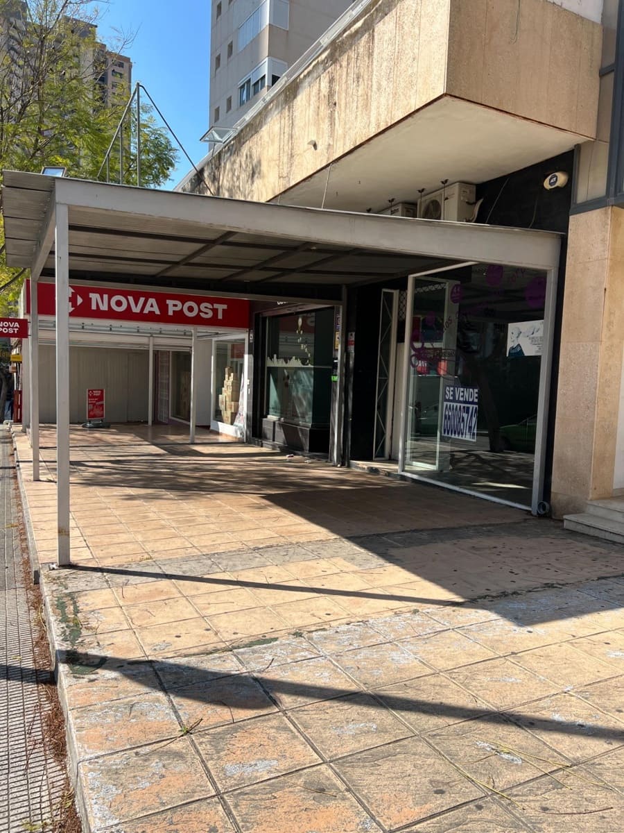 Commercial for sale in Benidorm - € 179,000 (Ref: 9712107)