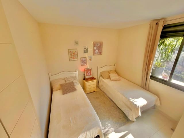 2 sovrum Lägenhet till salu i Benidorm med pool - 345 000 € (Ref: 9715028)