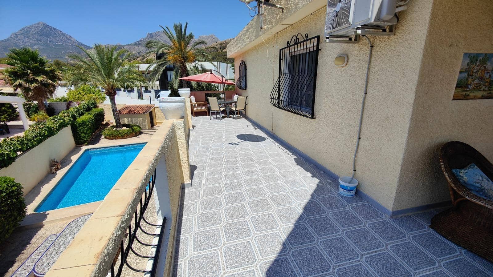 3 bedroom Villa for sale in Alfaz del Pi / L'Alfas del Pi with pool - € 530,000 (Ref: 9720100)