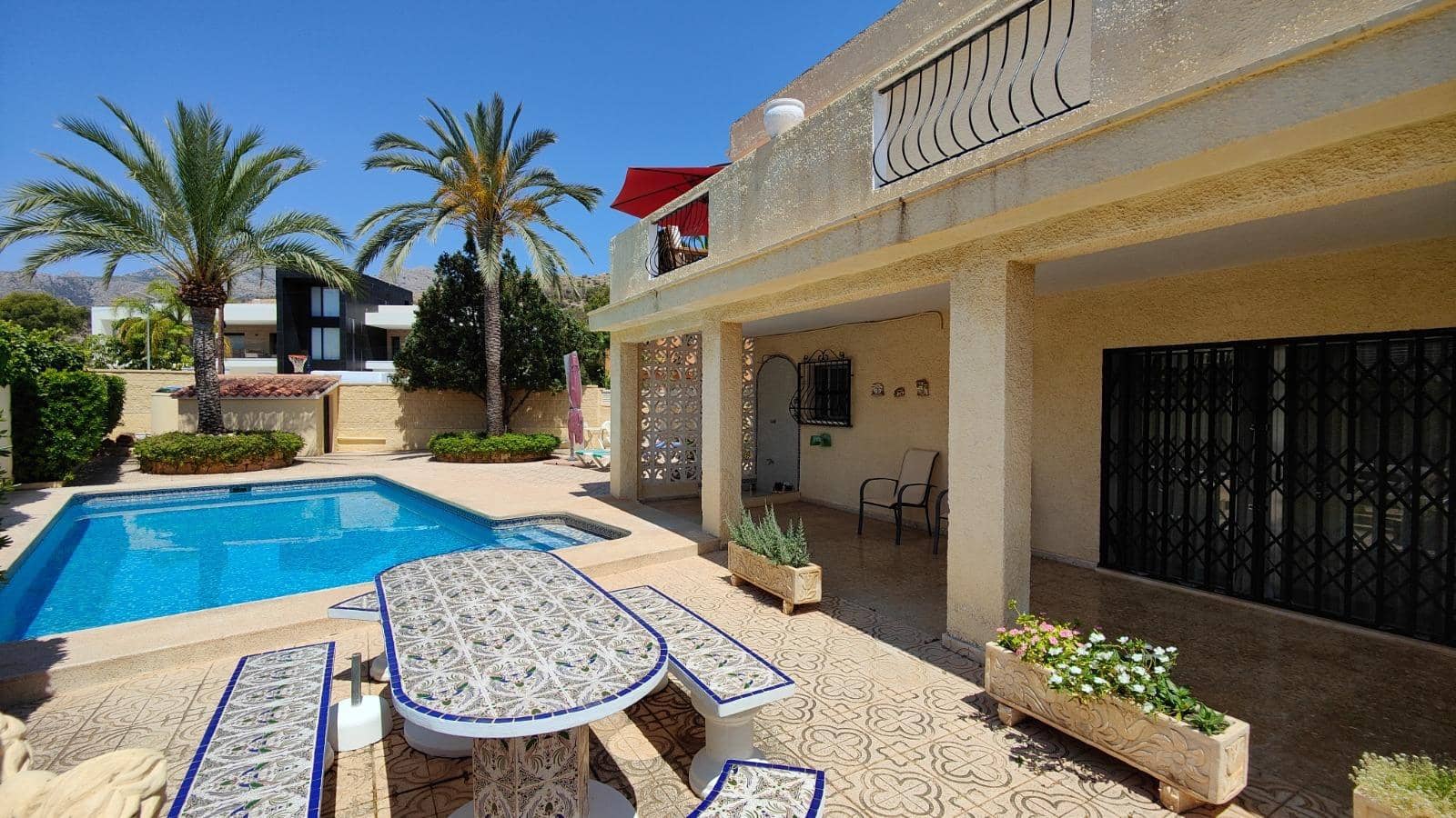 3 bedroom Villa for sale in Alfaz del Pi / L'Alfas del Pi with pool - € 530,000 (Ref: 9720100)