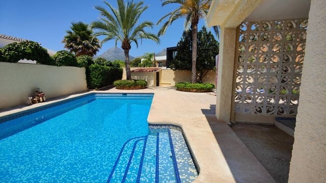 3 soveværelse Villa til salg i Alfaz del Pi / L'Alfàs del Pi med swimmingpool - € 530.000 (Ref: 9720100)