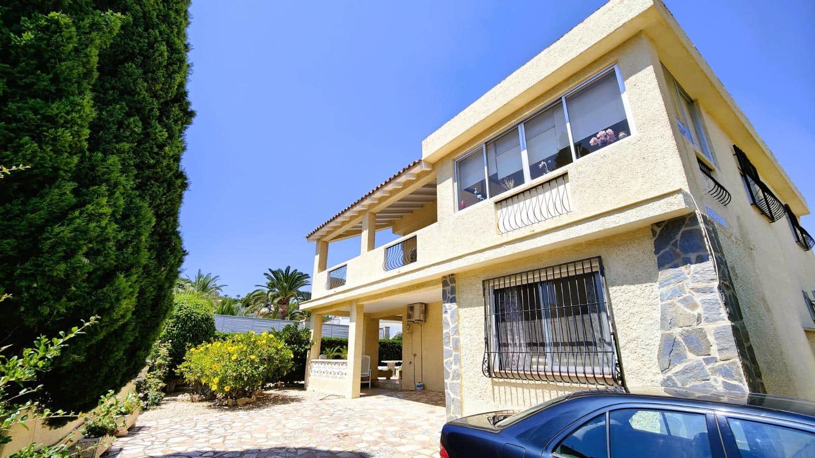 3 bedroom Villa for sale in Alfaz del Pi / L'Alfas del Pi with pool - € 530,000 (Ref: 9720100)