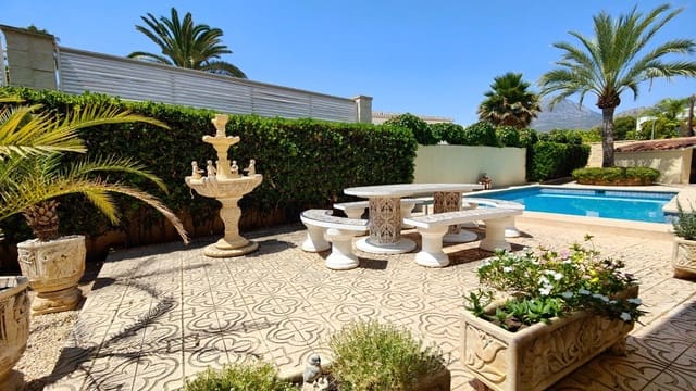 3 soveværelse Villa til salg i Alfaz del Pi / L'Alfàs del Pi med swimmingpool - € 530.000 (Ref: 9720100)