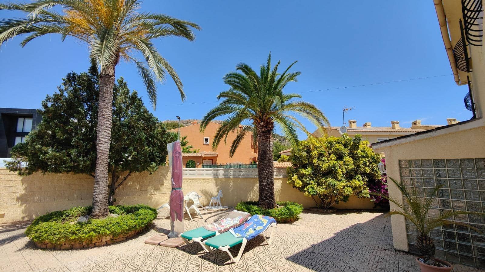 3 bedroom Villa for sale in Alfaz del Pi / L'Alfas del Pi with pool - € 530,000 (Ref: 9720100)