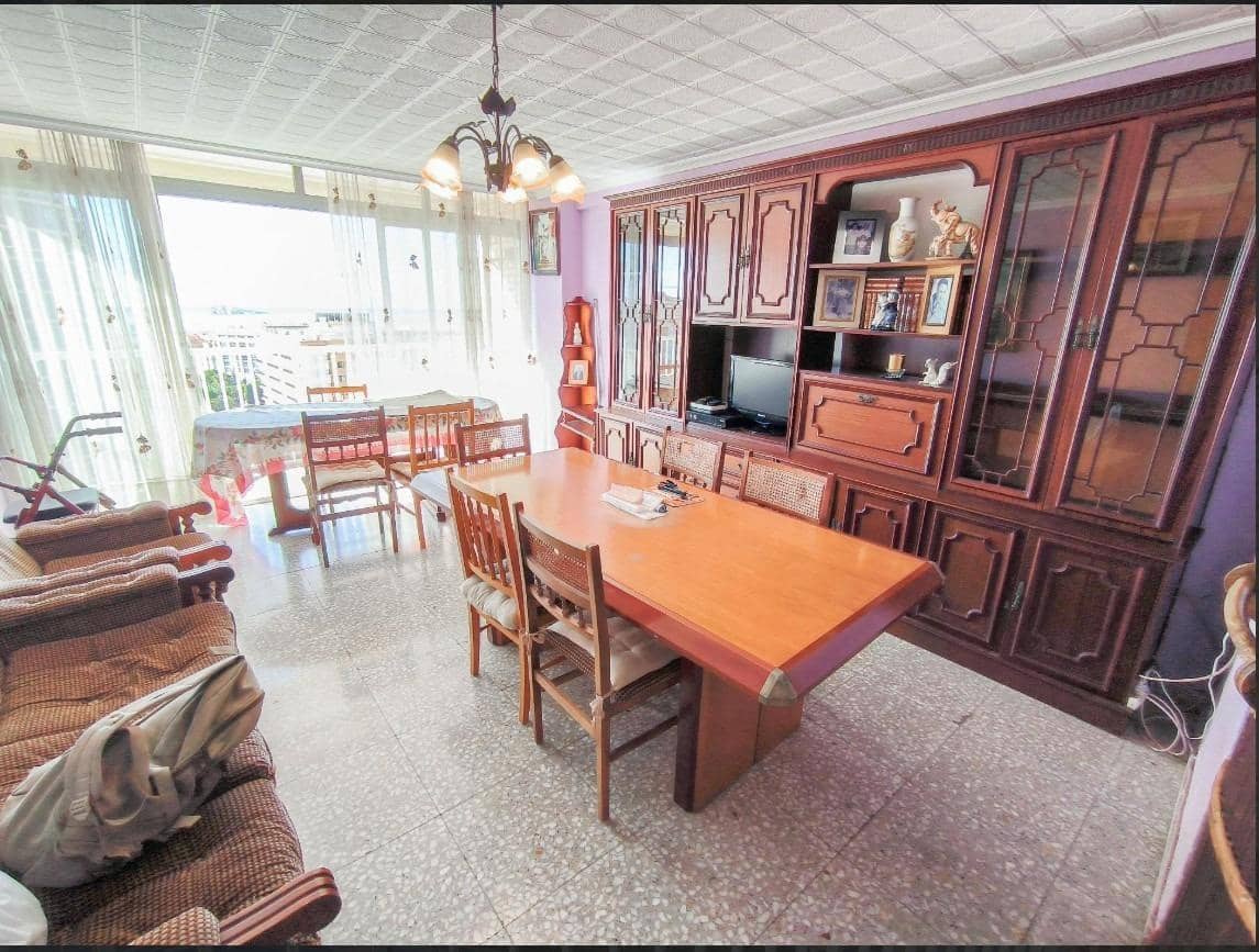Ático de 4 habitaciones en Benidorm en venta - 264.500 € (Ref: 9741845)
