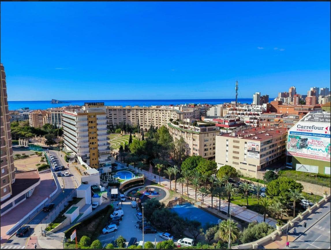 Ático de 4 habitaciones en Benidorm en venta - 264.500 € (Ref: 9741845)