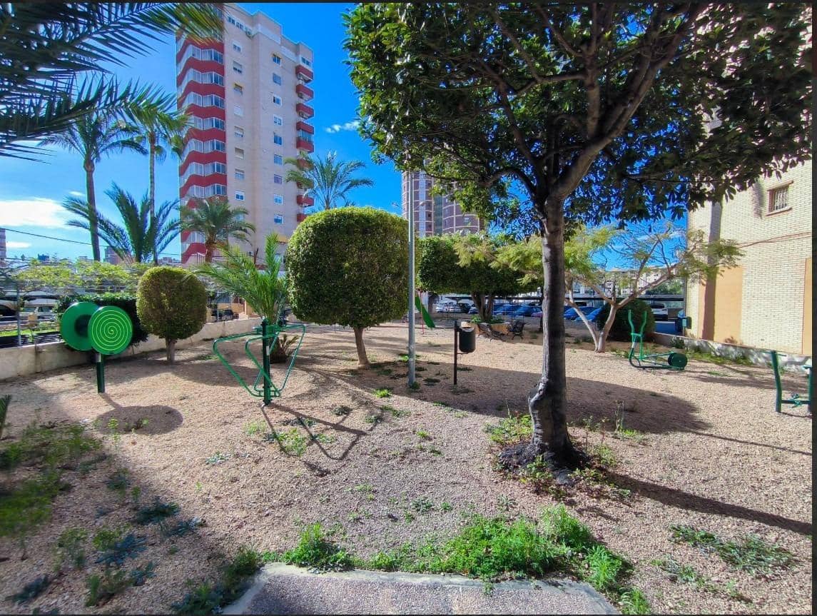Ático de 4 habitaciones en Benidorm en venta - 264.500 € (Ref: 9741845)