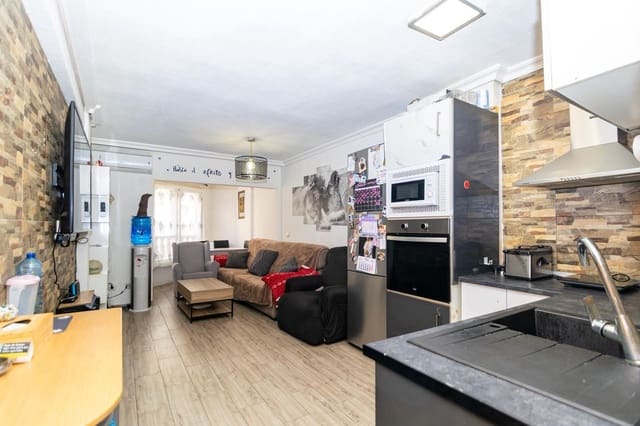 3 slaapkamer Flat te koop in Colonia Madrid, Benidorm - € 189.000 (Ref: 9755829)