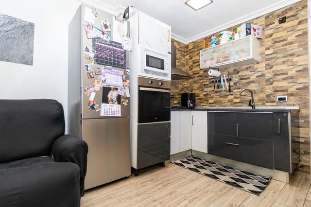 3 slaapkamer Flat te koop in Colonia Madrid, Benidorm - € 189.000 (Ref: 9755829)