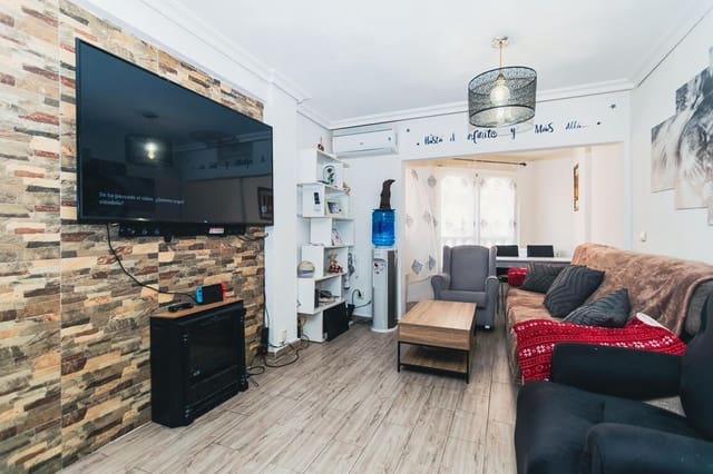 3 slaapkamer Flat te koop in Colonia Madrid, Benidorm - € 189.000 (Ref: 9755829)