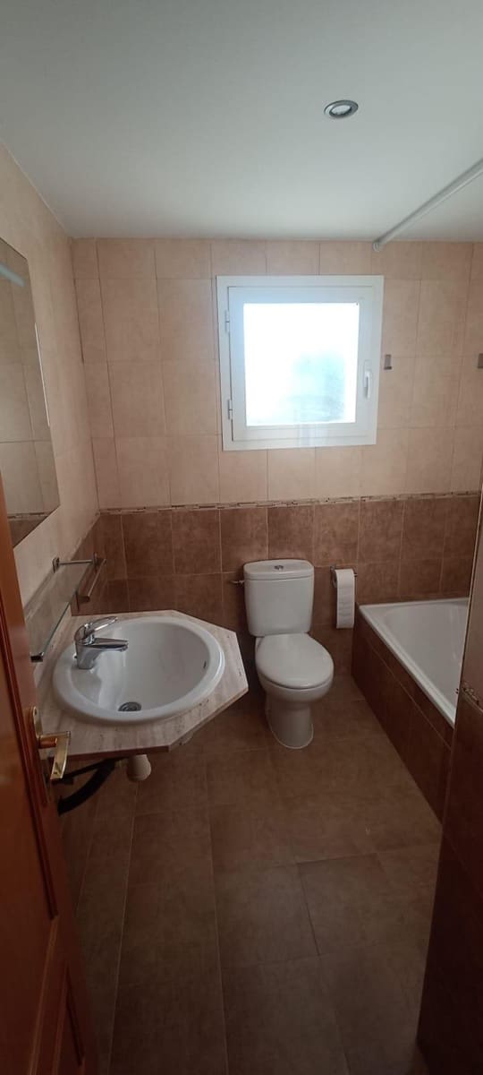 Adosado de 3 habitaciones en Finestrat en alquiler con piscina garaje - 1.500 € (Ref: 9873663)