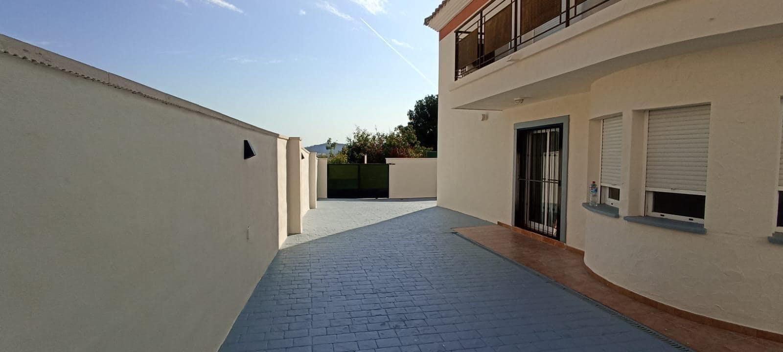 Adosado de 3 habitaciones en Finestrat en alquiler con piscina garaje - 1.500 € (Ref: 9873663)