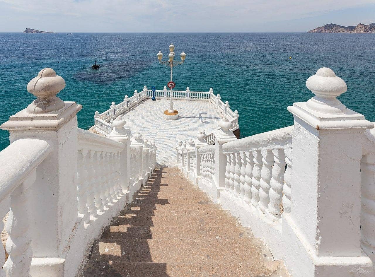 90 chambre Hôtel à vendre à Benidorm - 8 500 000 € (Ref: 9894023)