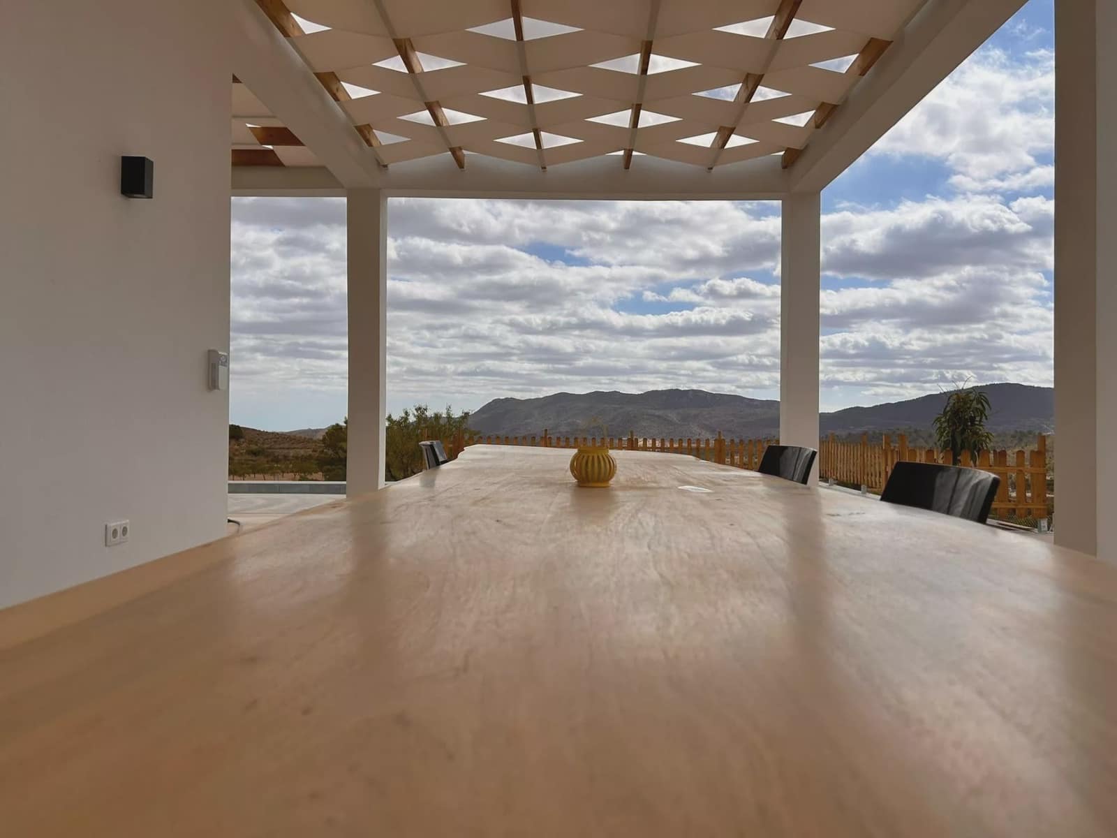 Chalet de 4 habitaciones en Pinoso en venta con piscina garaje - 600.000 € (Ref: 10017762)