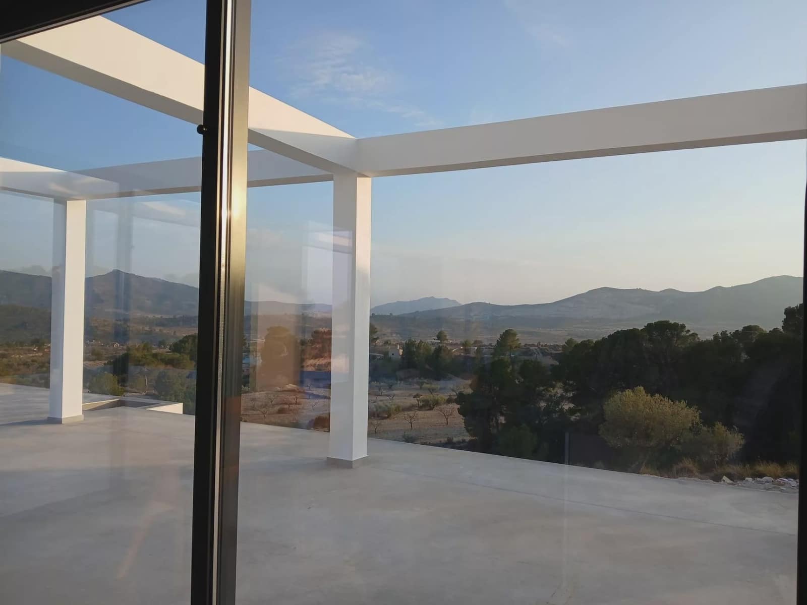 Chalet de 4 habitaciones en Pinoso en venta con piscina garaje - 600.000 € (Ref: 10017762)