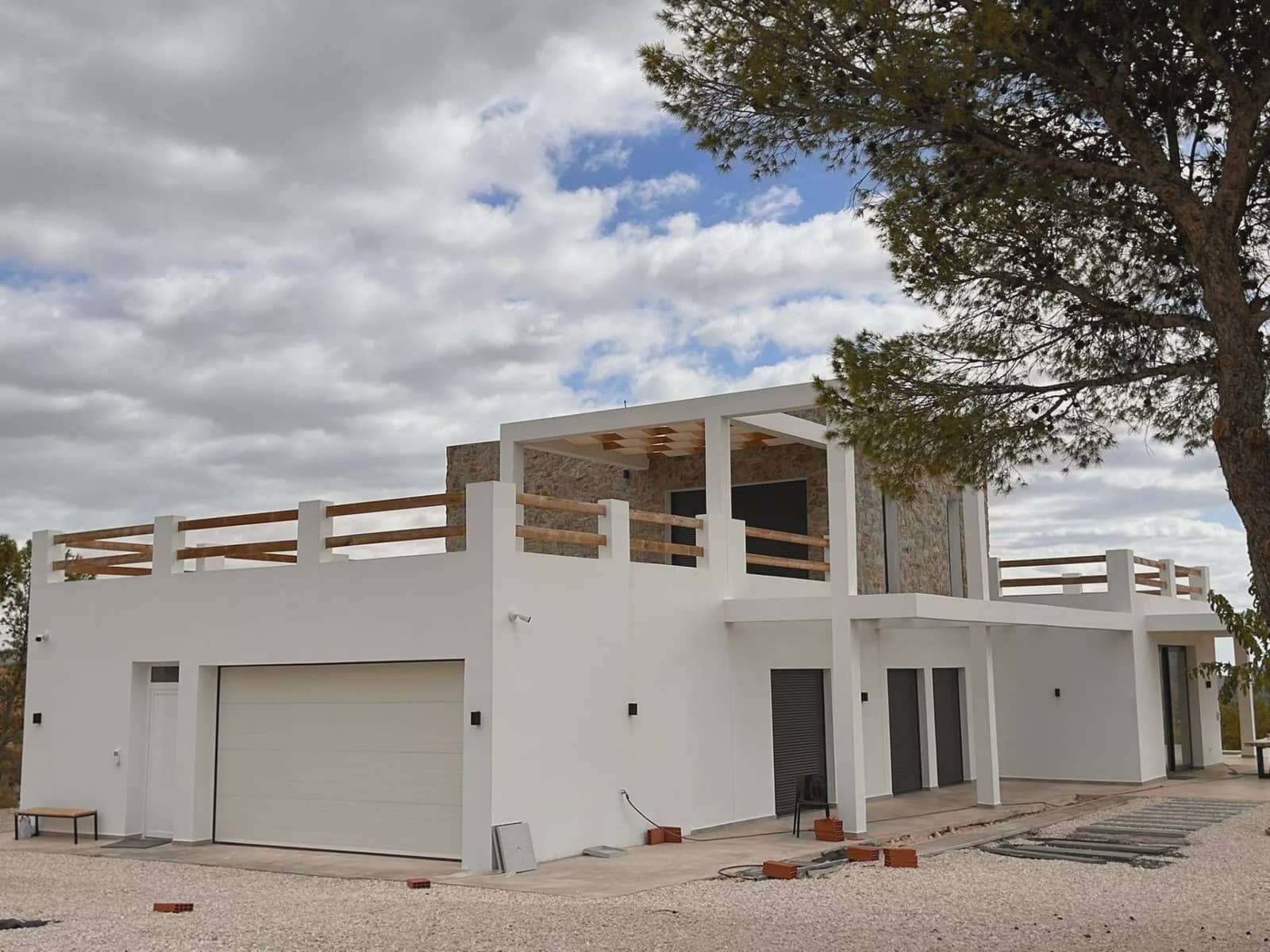Chalet de 4 habitaciones en Pinoso en venta con piscina garaje - 600.000 € (Ref: 10017762)