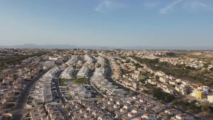 Chalet de 3 habitaciones en San Fulgencio en venta con piscina garaje - 873.000 € (Ref: 10050449)