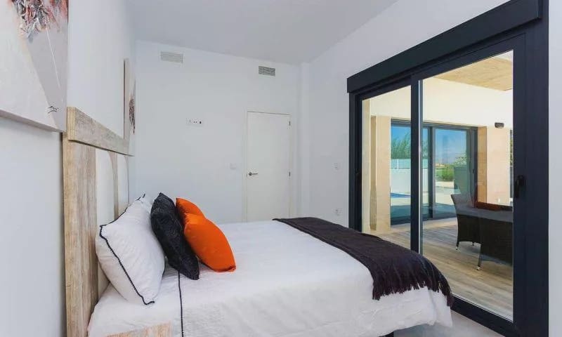 Chalet de 3 habitaciones en Daya Nueva en venta con piscina garaje - 380.000 € (Ref: 10060900)