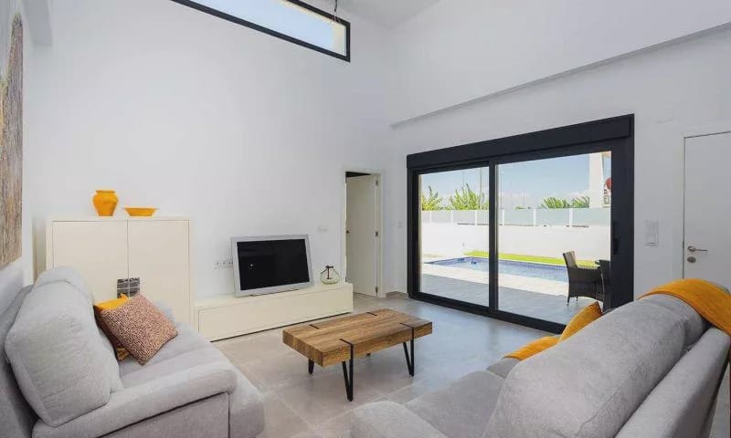 Chalet de 3 habitaciones en Daya Nueva en venta con piscina garaje - 380.000 € (Ref: 10060900)