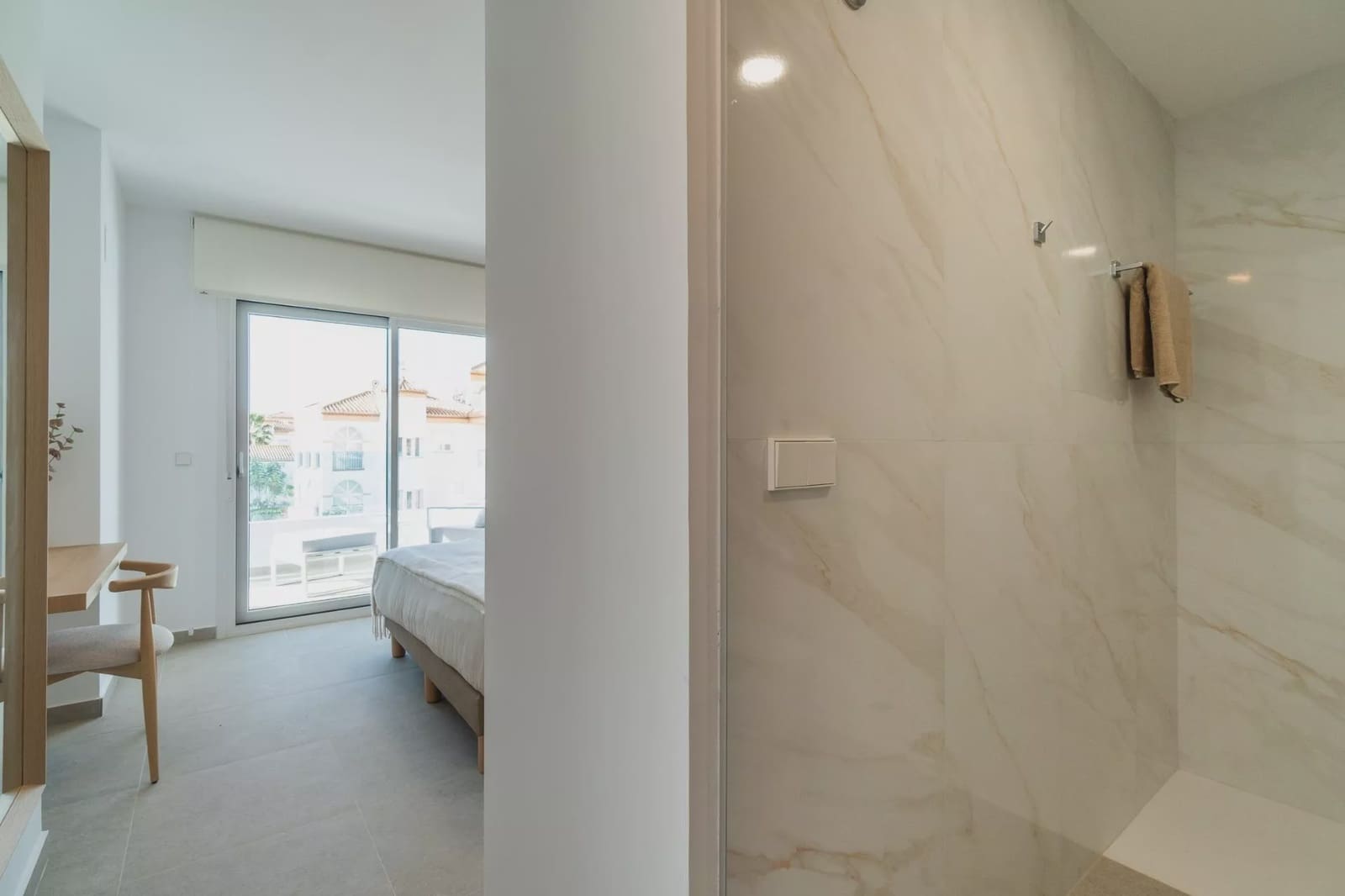 4 sypialnia Apartament przy plaży na sprzedaż w Orihuela Costa z basenem garażem - 499 000 € (Ref: 10070282)