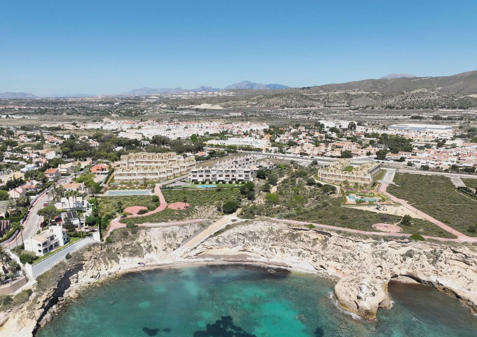 3 makuuhuone Paritalo myytävänä paikassa El Campello mukana uima-altaan 
autotalli - 680 000 € (Ref: 10071806)
