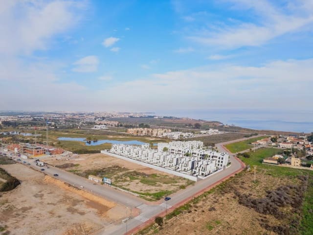 3 makuuhuone Huvila myytävänä paikassa Las Lomas de Rame - Bahía Bella, Los Alcázares mukana uima-altaan 
autotalli - 645 000 € (Ref: 10080267)