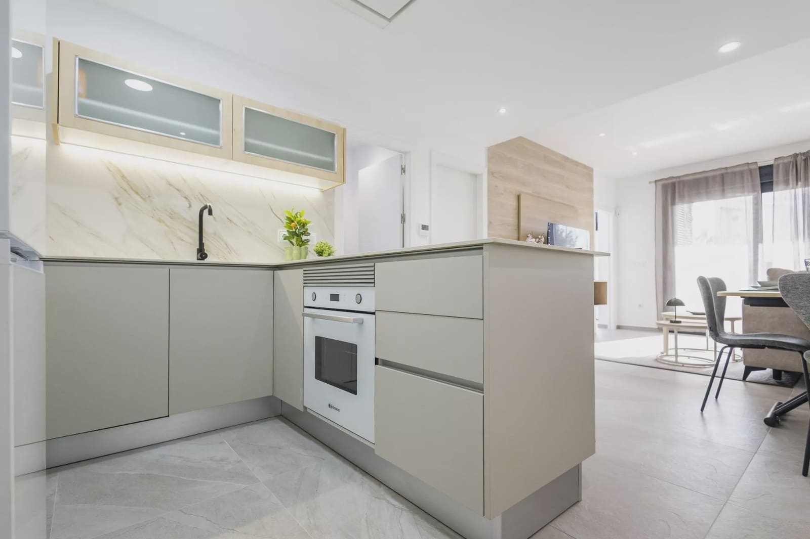 2 Zimmer Apartment zu verkaufen in Torrevieja mit Pool Garage - 269.000 € (Ref: 10171720)
