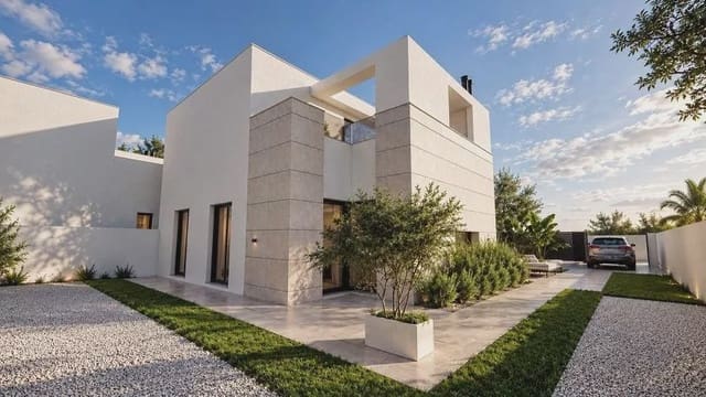 4 soverom Villa til salgs i El Chaparral, Torrevieja med svømmebasseng garasje - € 799 000 (Ref: 10186050)
