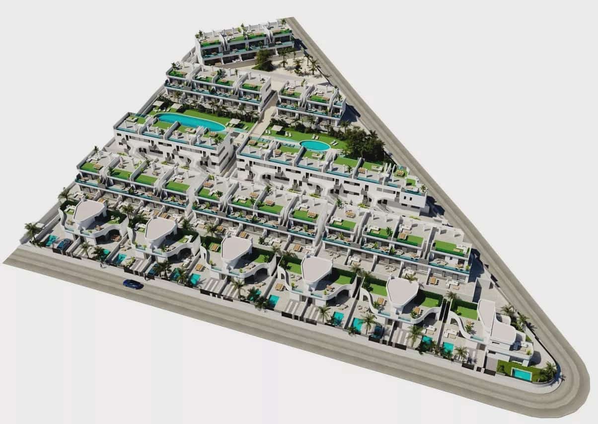 3 soverom Kjedet enebolig til salgs i Torrevieja med svømmebasseng garasje - € 539 000 (Ref: 7915551)