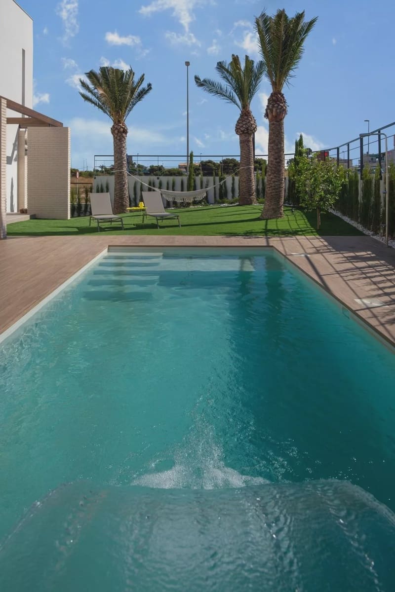 4 sypialnia Willa na sprzedaż w Orihuela Costa z basenem - 1 160 000 € (Ref: 7915666)