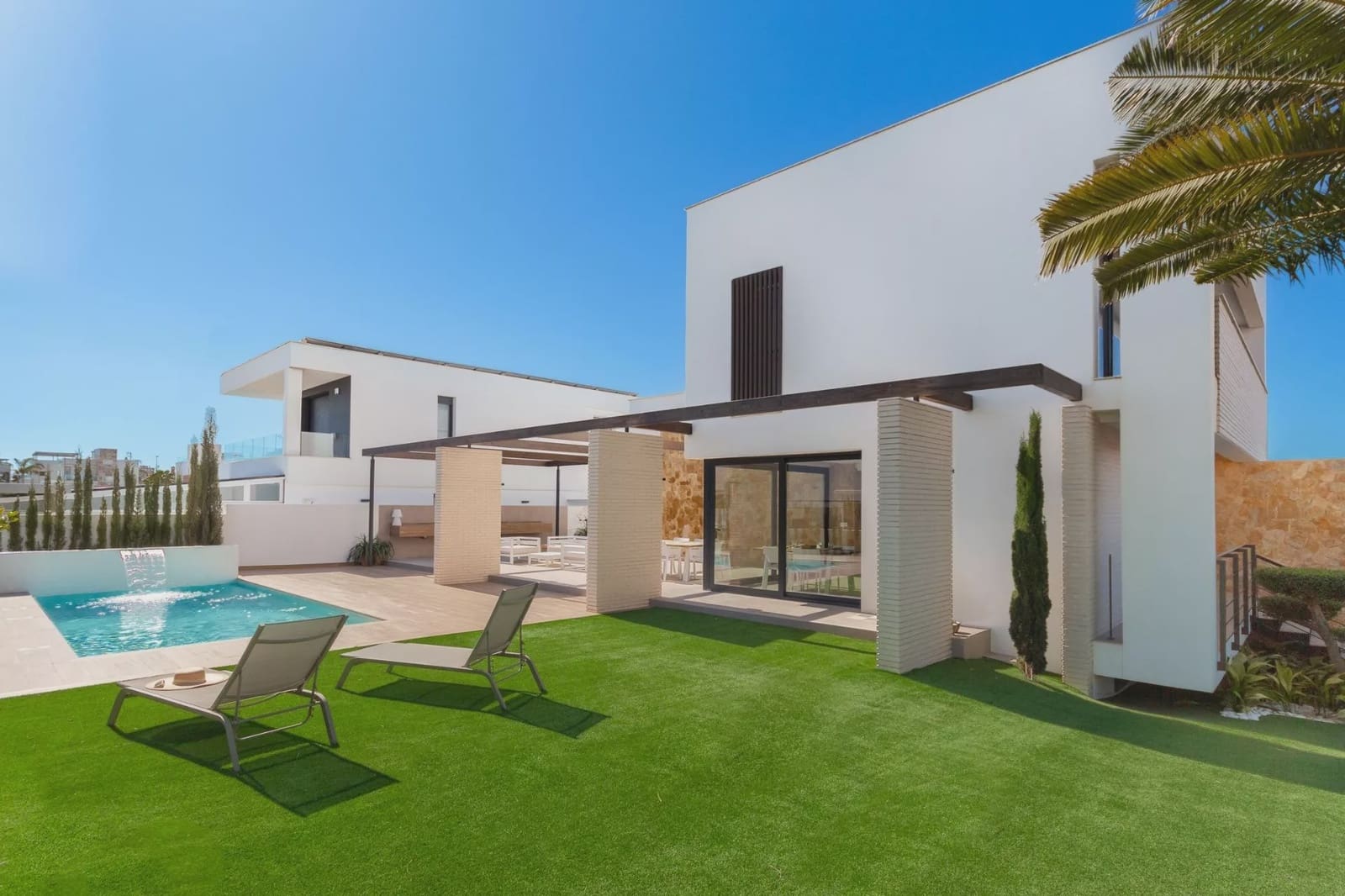 4 sypialnia Willa na sprzedaż w Orihuela Costa z basenem - 1 160 000 € (Ref: 7915666)
