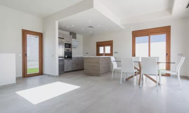 3 sypialnia Willa na sprzedaż w Torrevieja z basenem - 750 000 € (Ref: 7915668)