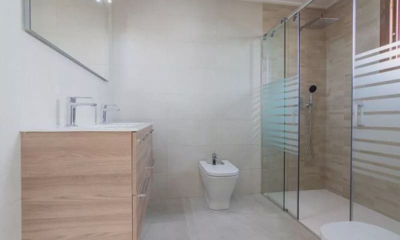 3 sypialnia Willa na sprzedaż w Torrevieja z basenem - 750 000 € (Ref: 7915668)